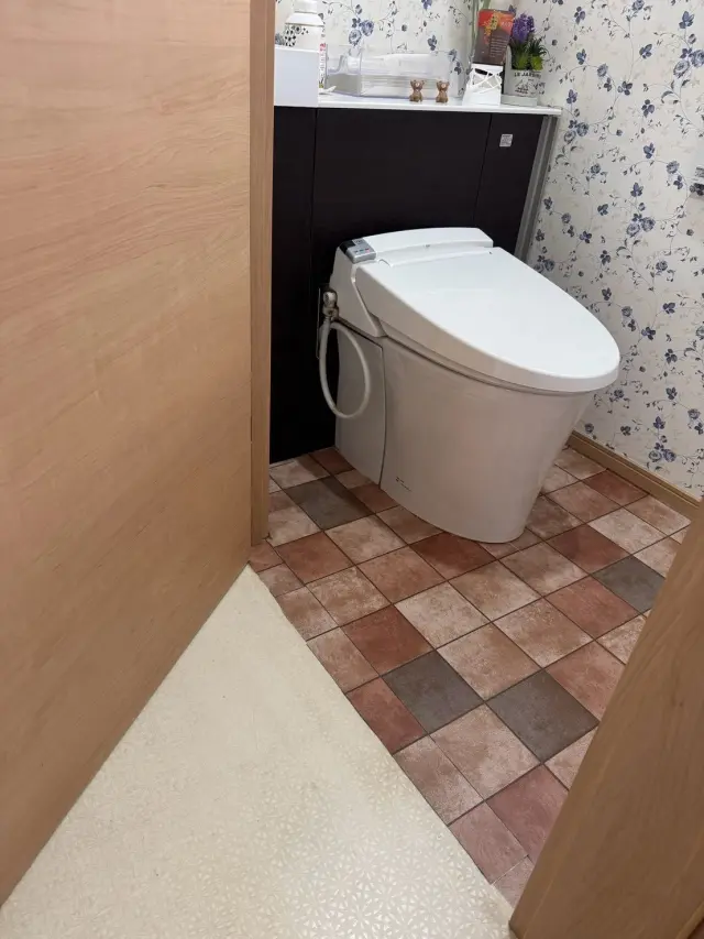 トイレ新設・洗面所床リフォーム